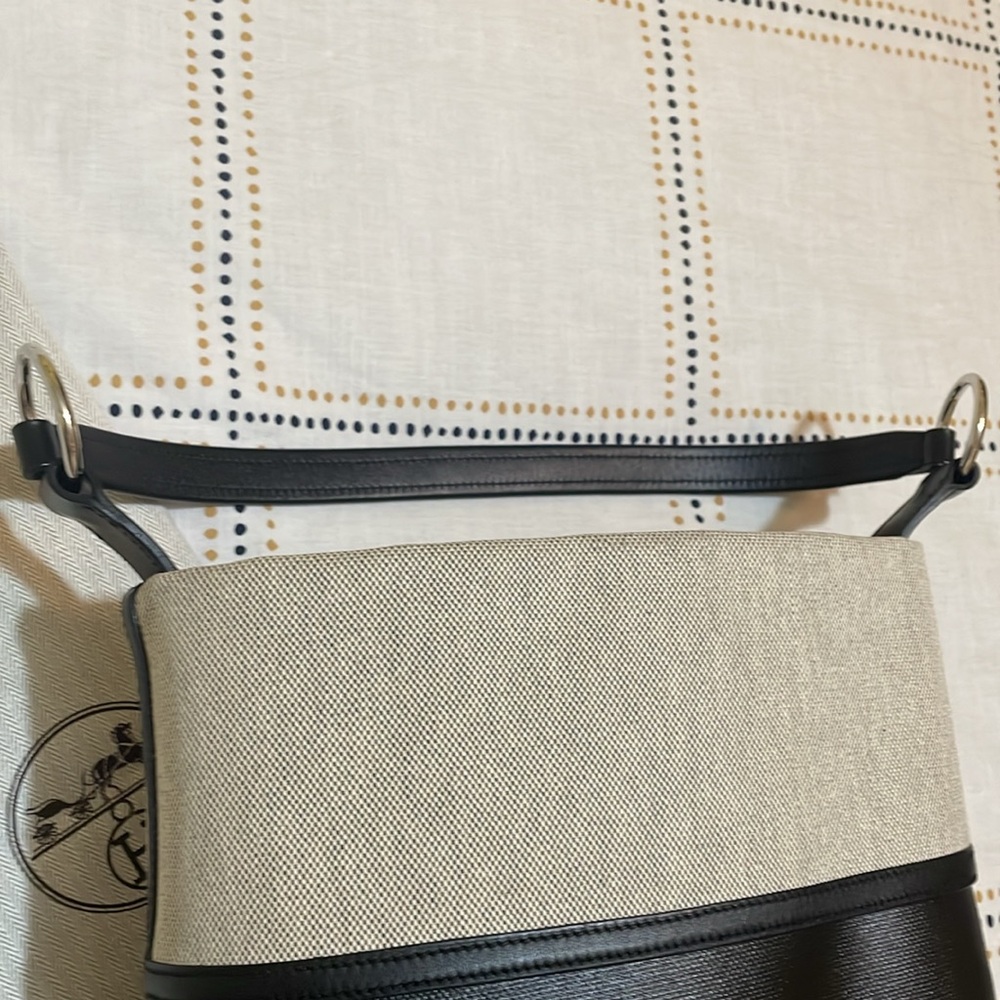 Hermes Col Roule 25 Bag Toile and Vache Hunter
Black - Picture 16 of 16